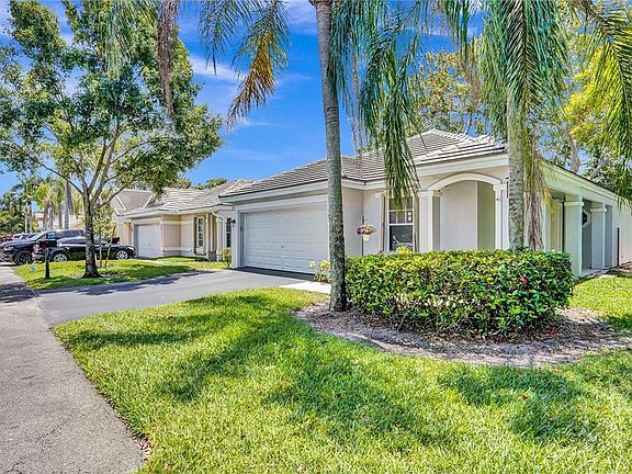 2nd image of 8960 Woodside Court