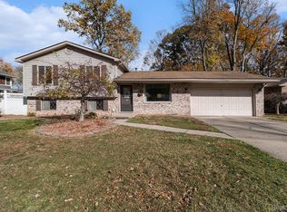 52372 D W Seaton Dr, Chesterfield, MI 48047