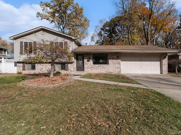 52372 D W Seaton Dr, Chesterfield, MI 48047