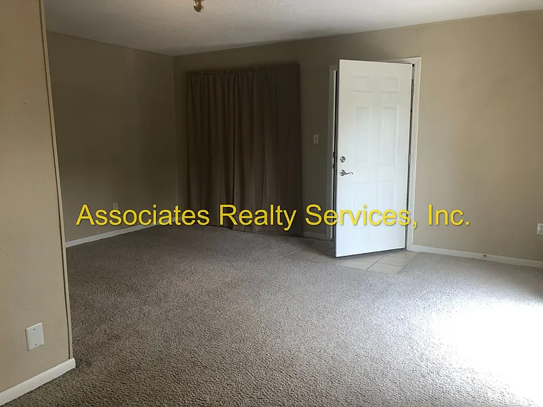 507 NW 39th Rd #212 — Photo 9