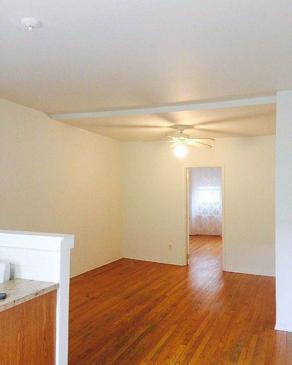 2nd image of 49 Cheever Pl #2