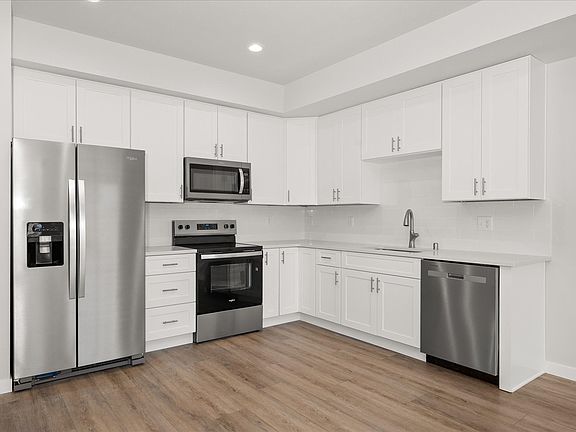 3rd image of 8522 N Orchard Ct