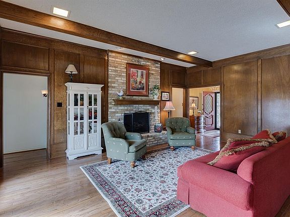 5th image of 7414 Windmill Ln
