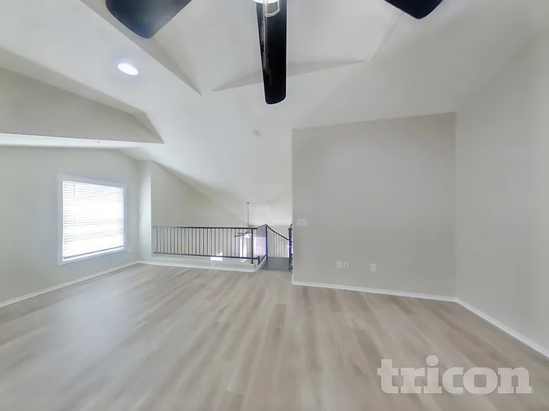 1353 S Sabino Dr — Photo 15