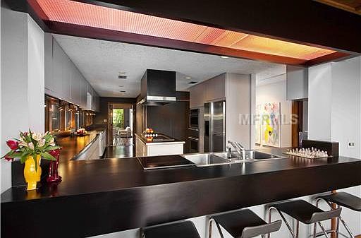 5th image of 808 S Bayside Dr