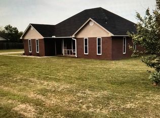 17 Meadowbrook Dr, Heavener, OK 74937