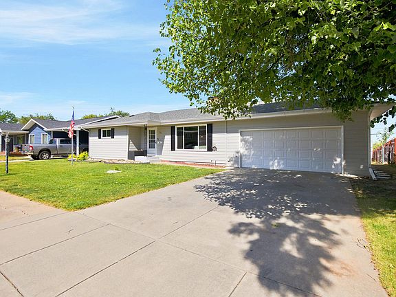 2nd image of 210 Pinedale Dr