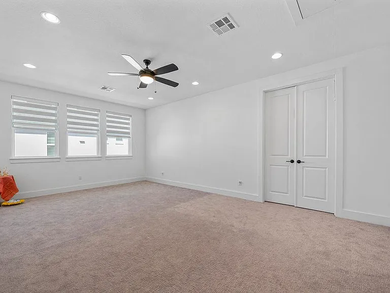 3304 Belted Galloway St — Photo 33