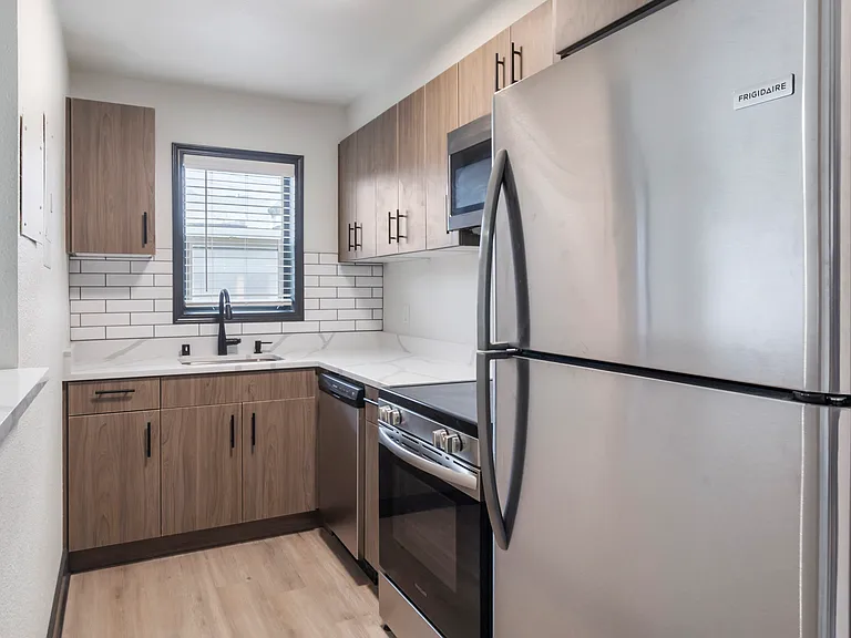 Kensington Apartments — Photo 51