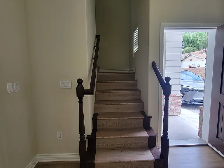 632 E Grand Ave — Photo 7