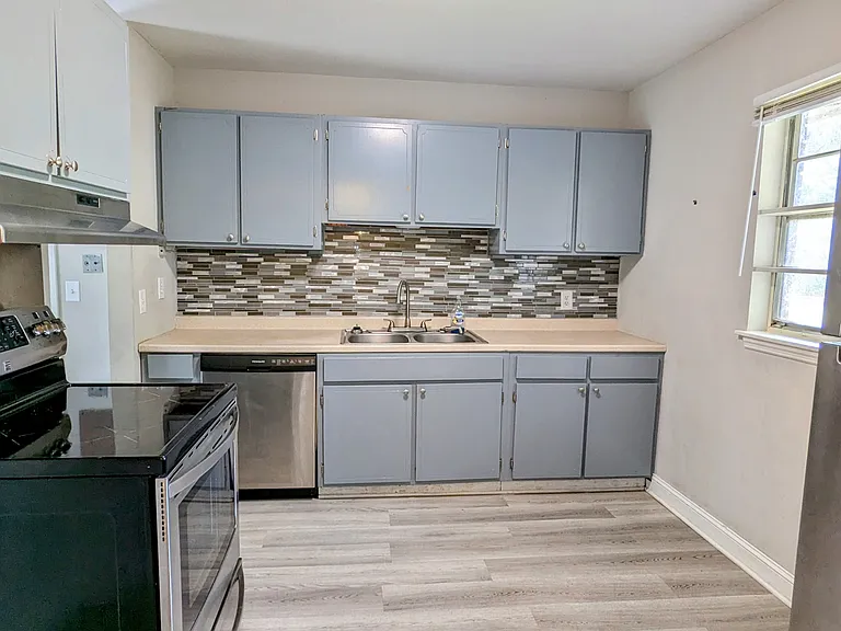 613 Franklin St — Photo 3
