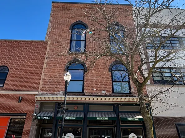 11 N Genesee St #200, Waukegan, IL 60085