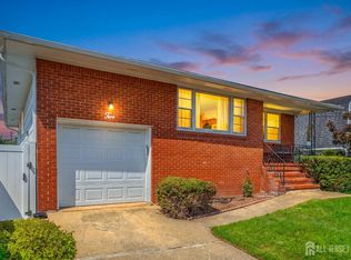 2 Carlton St, Carteret, NJ 07008