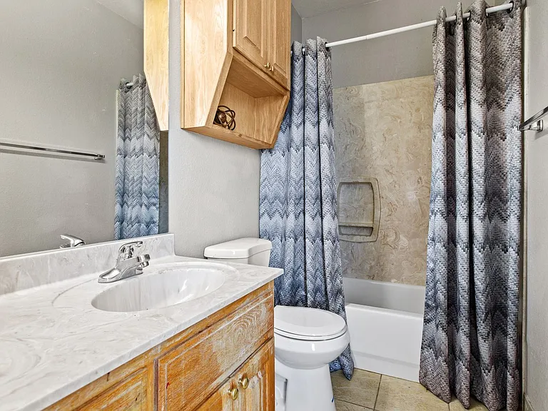 2406 S University Parks Dr — Photo 11