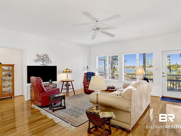 3rd image of 33301 River Rd #25