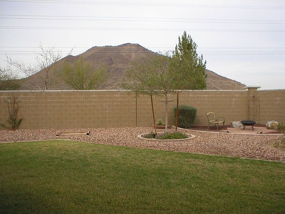 Large backyard w/Mt. Views