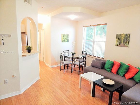 5th image of 747 Michigan Ave APT 101