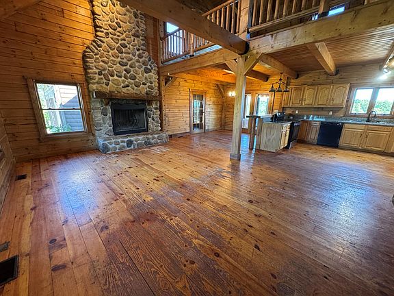 5th image of 1145 Lyons Ln