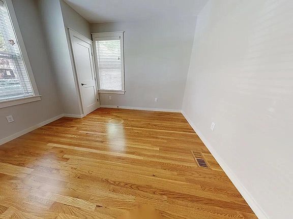 3rd image of 566 Green St #1