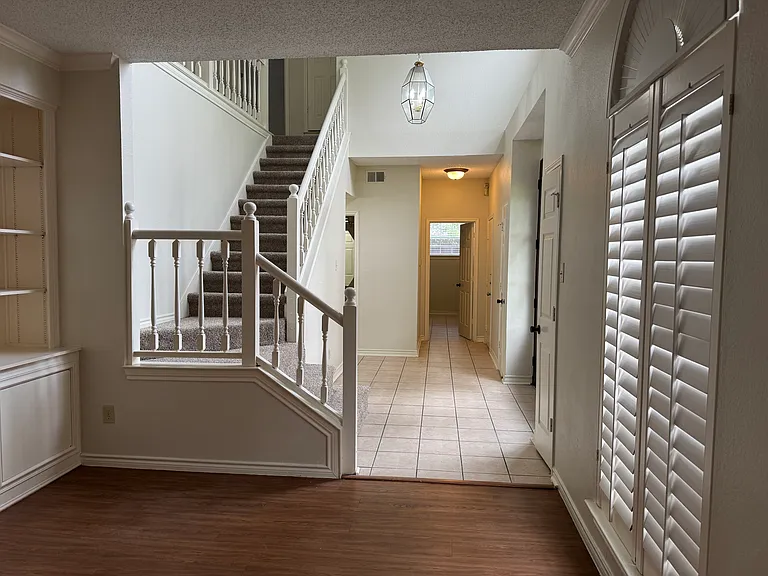 3704 Racquet Ct — Photo 5