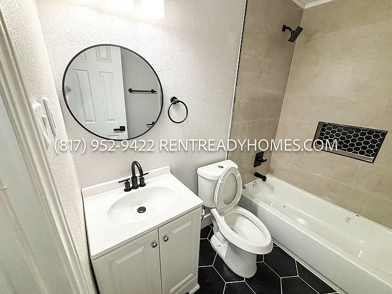 404 Oak St — Photo 13