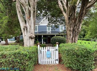 135 Lovers Ln, Deltaville, VA 23043