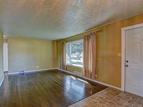 3rd image of 3423 E Jackson Ave