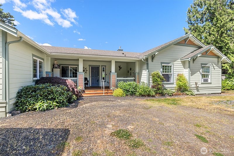 4th image of 623 E Sequim Bay Road
