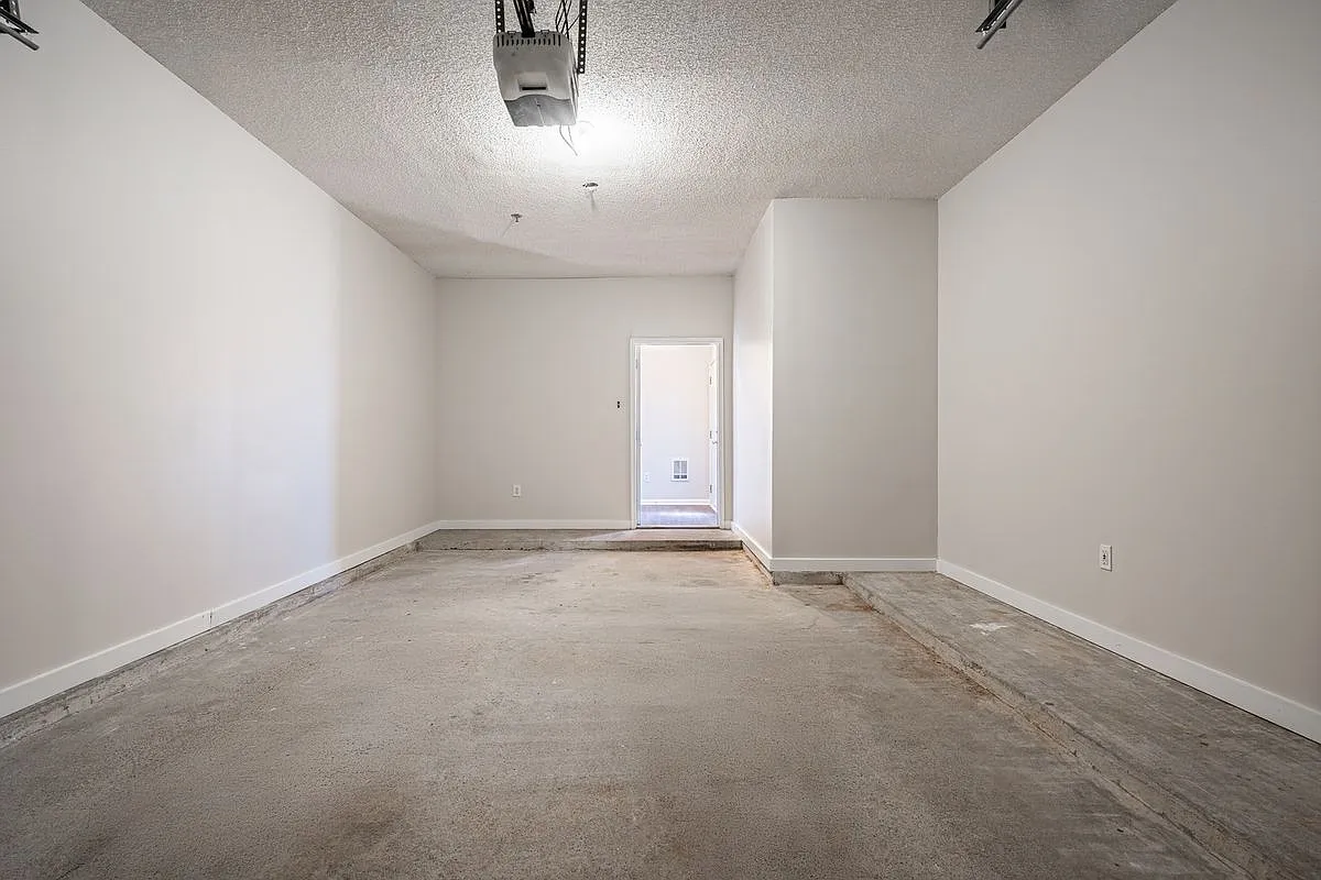 410 Spring Heights Ln SE — Photo 4