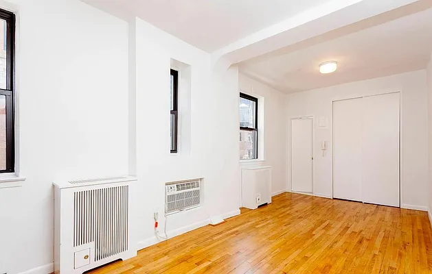 Rented by Compass | media 9