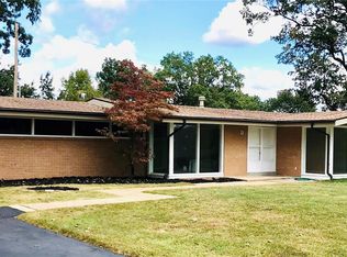 5 Dumbarton Dr, Saint Louis, MO 63132