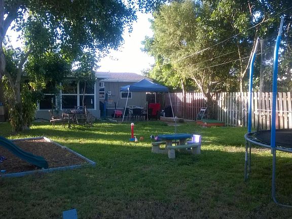 3rd image of 707 W Broward St