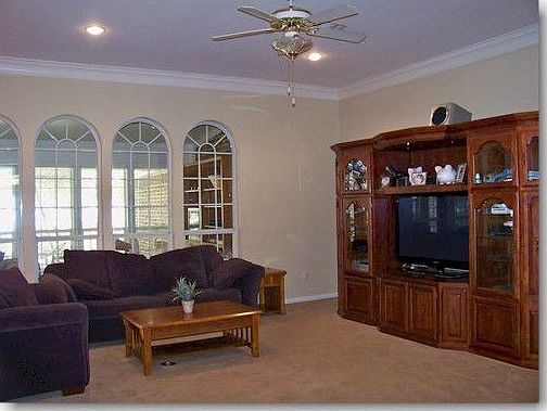 3rd image of 2601 Wingate Ct