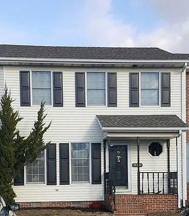 914 Beaglin Park Dr Photo 1