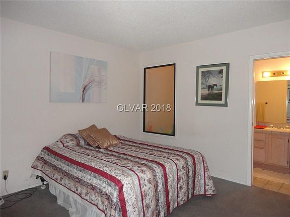 5th image of 6908 Round Tree Dr Unit B