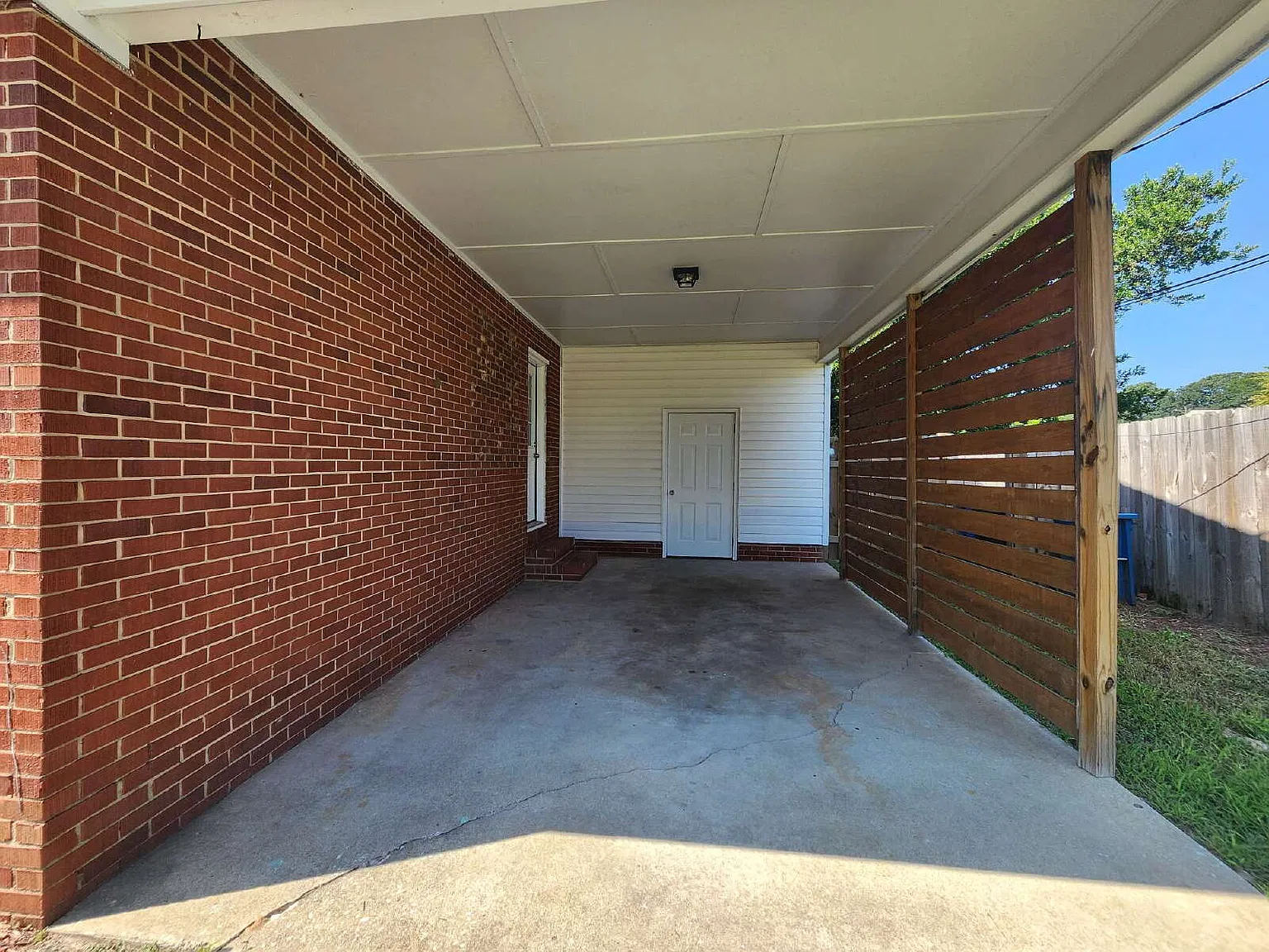 3 bed, 2.0 bath, $1,500 — Photo 4