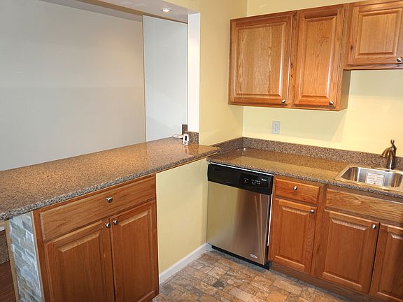 5th image of 53 Oak Hill Colony APT 11