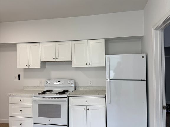 4th image of 114 Sweet Ave #3R