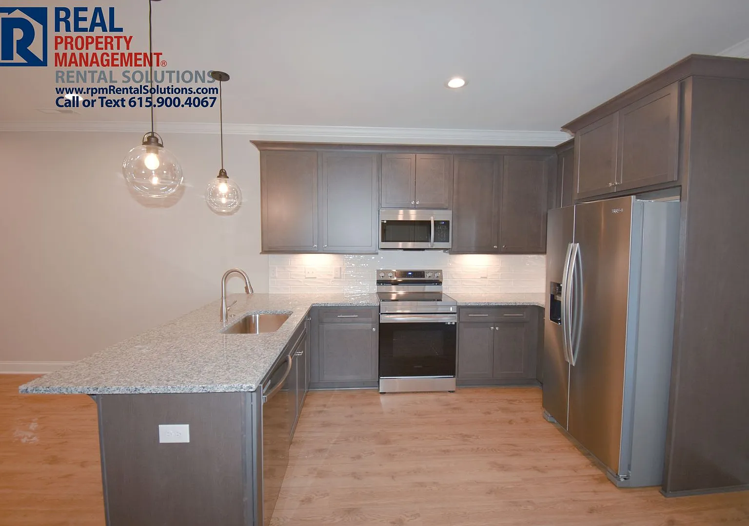 Luxury 2BR townhome in the heart of Murfreesboro- neighborhood pool, hi-speed internet included! — Photo 4