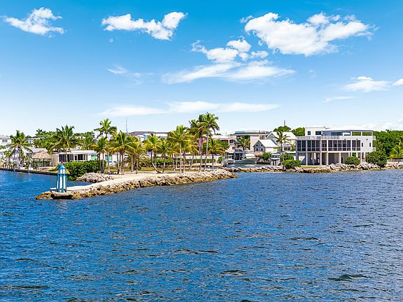 2nd image of 108 Coral Way