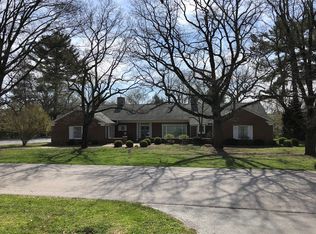 660 Braewick Rd, Seymour, IN 47274