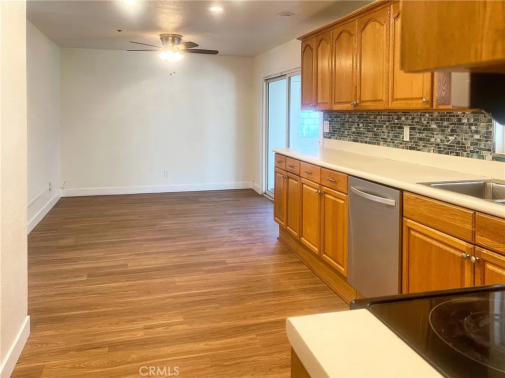 5 bed, 2204 sqft, $5,000 — Photo 4
