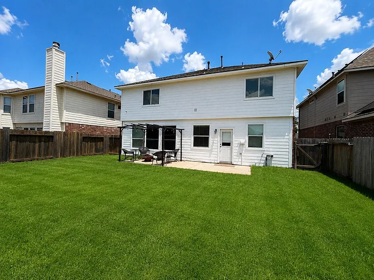 18639 Bristol Point Ln — Photo 46