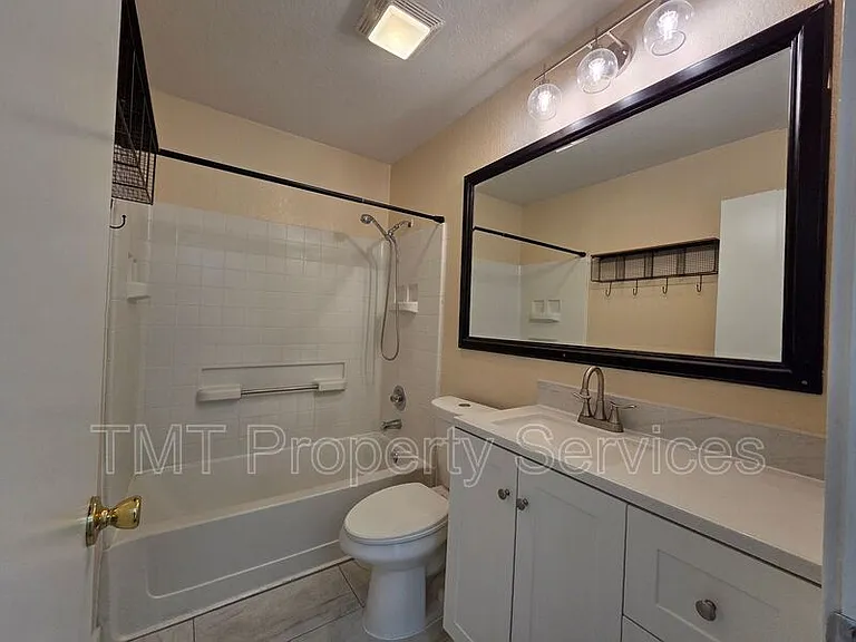 2234 Wall St — Photo 32
