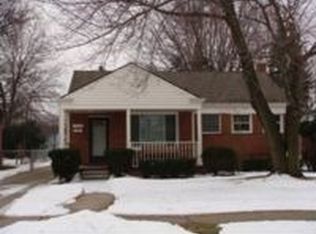 325 Chippewa St, Clawson, MI