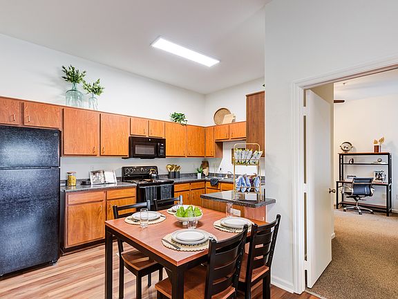 2nd image of 800 Hovey Ave #22-692259