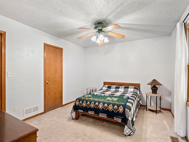 1702 Dora St — Photo 30