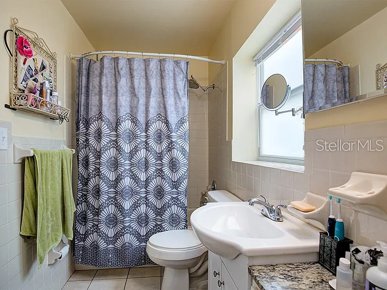 810 N Hampton Ave — Photo 9