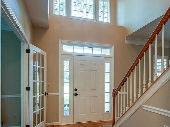 2nd image of 305 E Griffin Ct
