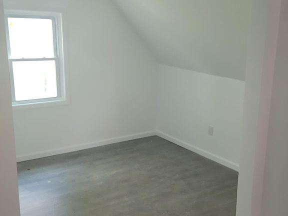 4th image of 424 Prospect St Floor 3